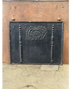 Pilares con Monograma IHS