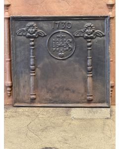 Pilares con Monograma IHS