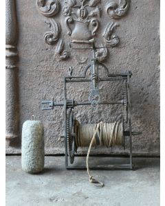 Asador Antiguo con Accionamiento de Peso