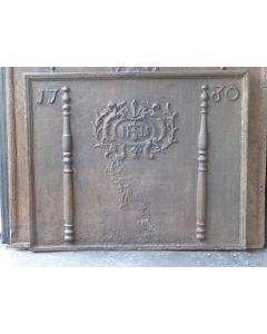 Pilares con Monograma IHS