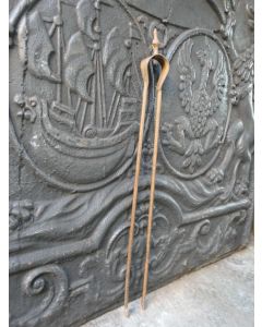 Antigua Tenaza Francés