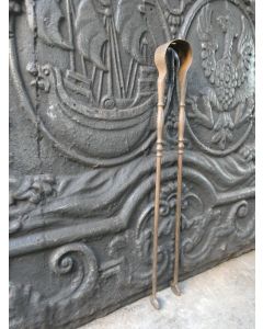 Antigua Tenaza Francés