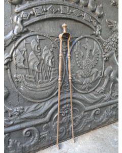 Antigua Tenaza Francés