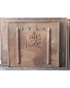 Pilares con Monograma IHS