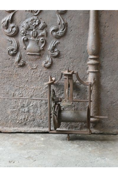 Asador Antiguo con Accionamiento de Peso