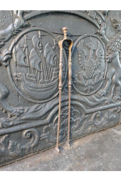 Antigua Tenaza Francés
