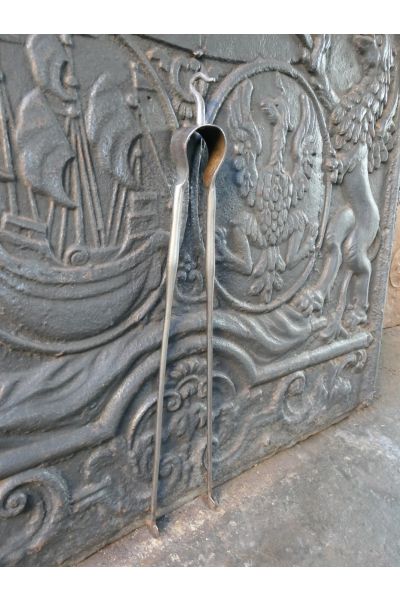 Antigua Tenaza Francés