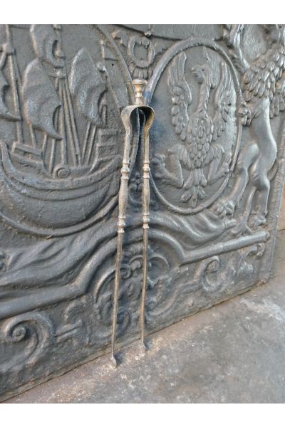 Antigua Tenaza Francés