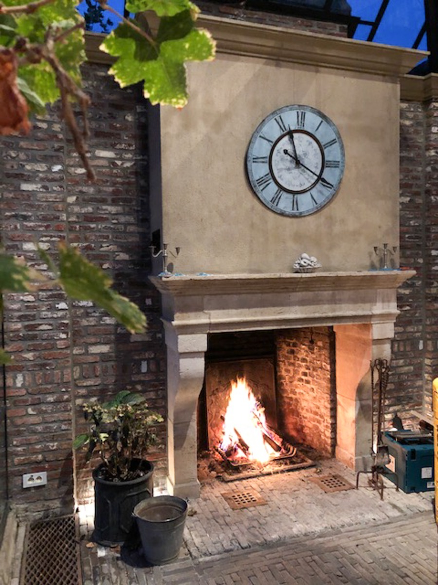 Ubicación de la rejilla de ventilación en la chimenea